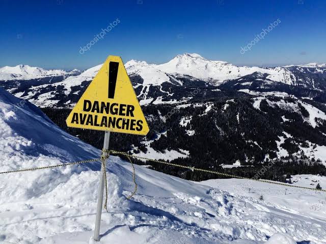 ﻿Medium danger avalanche warning issued for Kashmir parts