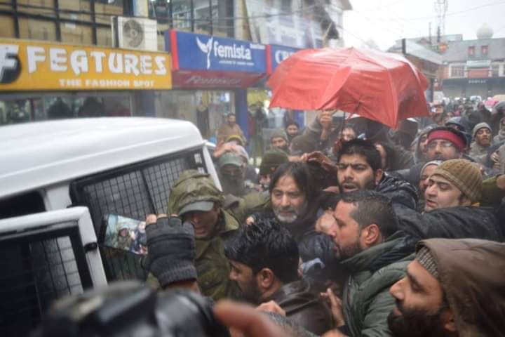 Police detain JKLF chief Yasin Malik during protest march in Srinagar