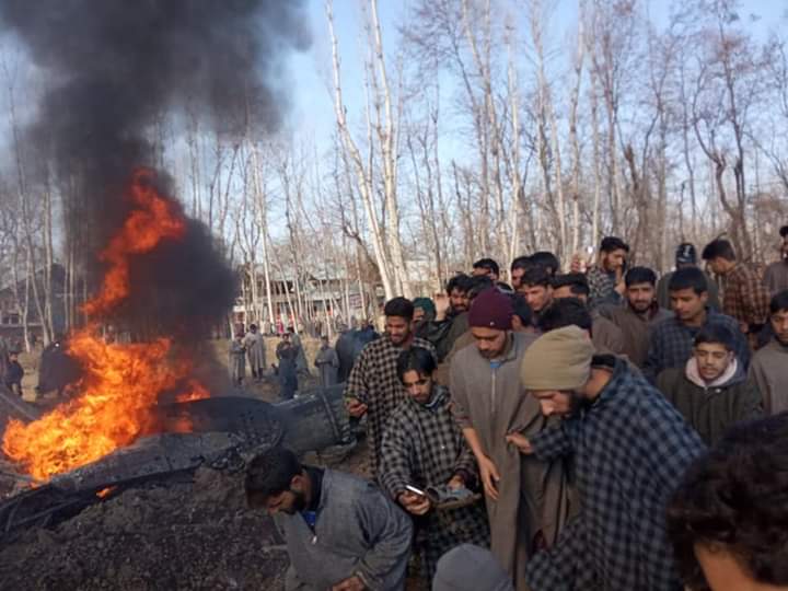Two pilots dead as IAF Fighter Jet crashes in Central Kashmir’s Budgam
