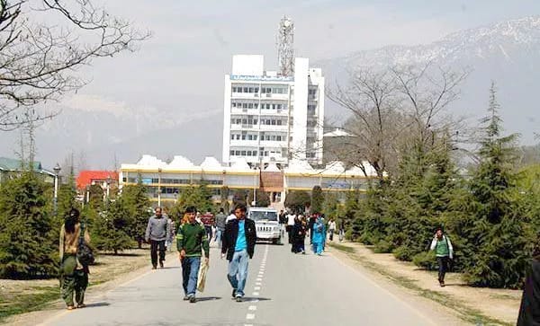 After class work, now Kashmir University defers opening of hostels