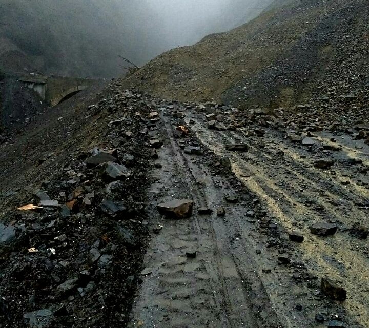 Srinagar-Jammu highway blocked near Maroog in district Ramban