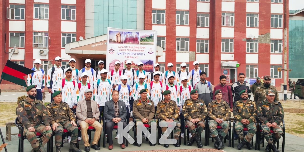 5RR Army flags off capacity building tour to Delhi,Jaipur in Ganderbal