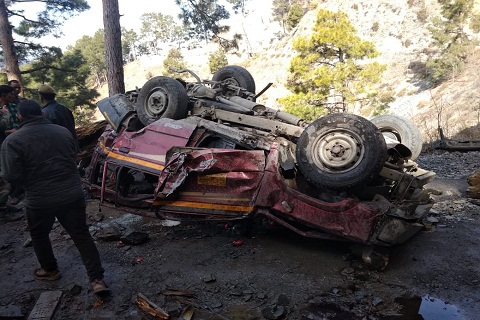 5 killed 8 others injured as Tata Sumo plunges into gorge