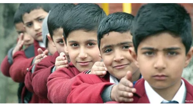 The directorate of school education, Kashmir (DSEK) has ordered change in school timings from April 1.
