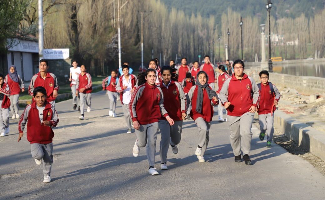 Police Public School Bemina organizes cross country run,’IGP Kashmir flags off the race