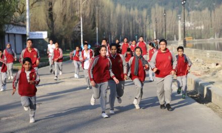 Police Public School Bemina organizes cross country run,’IGP Kashmir flags off the race