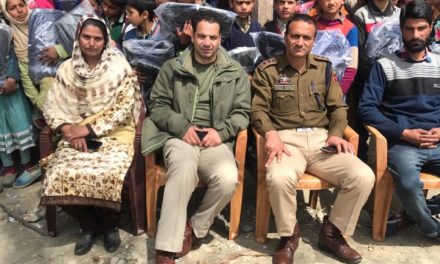 Budgam Police distributes stationary items among needy students