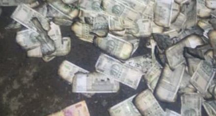 ﻿Breaking:Ahead of Polls, Truck Carrying Currency Caught Fire in South Kashmir