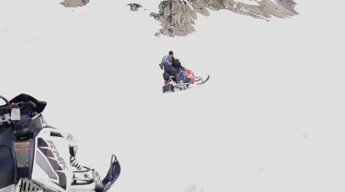 Snow bike owners loot tourists in Sonmarg,Snow bikes go upto Thajwas Glacier violates court orders