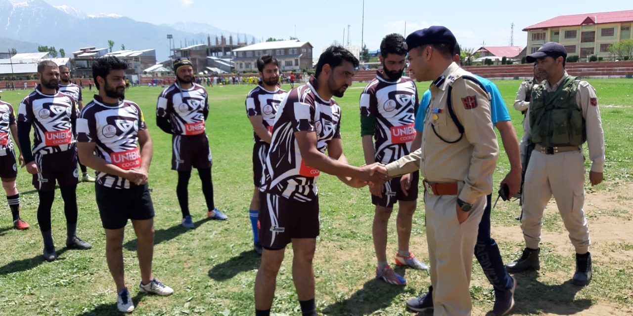 SSP Bandipora interacts with students at Gujjar & Bakarwal hostel in Kaloosa Bandipora