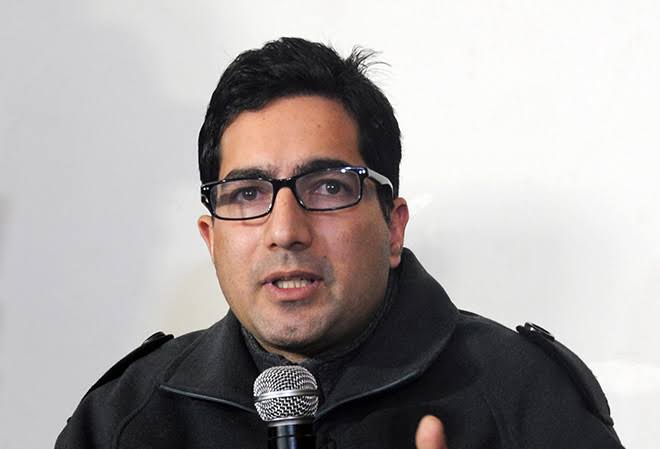 Shah Faesal bats for Er. Rasheed for Baramulla PC