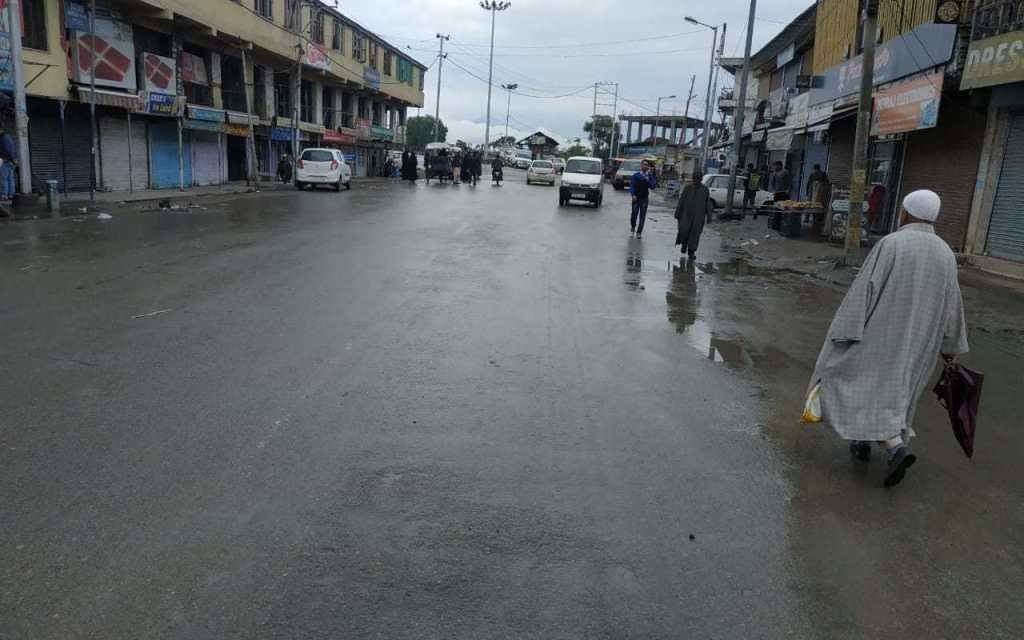 Kashmir shuts against killing of civilians, militants