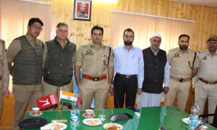Ganderbal Police Gave Warm Send Off three Retiring Police Officers