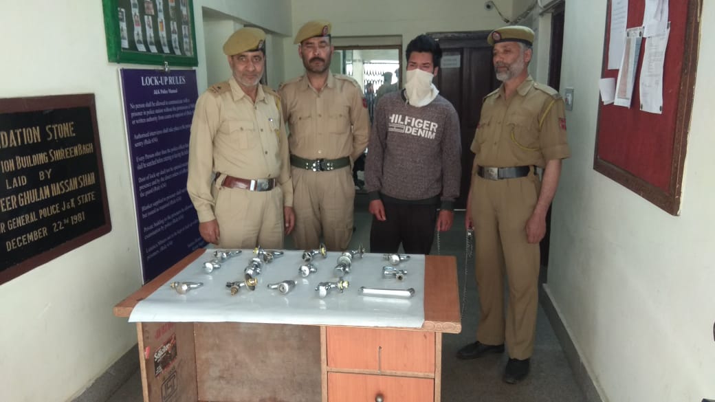 Srinagar police solves theft case, accused arrested