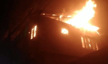 Fire guts 2nd storey of Al-Noor masjid in North Kashmir