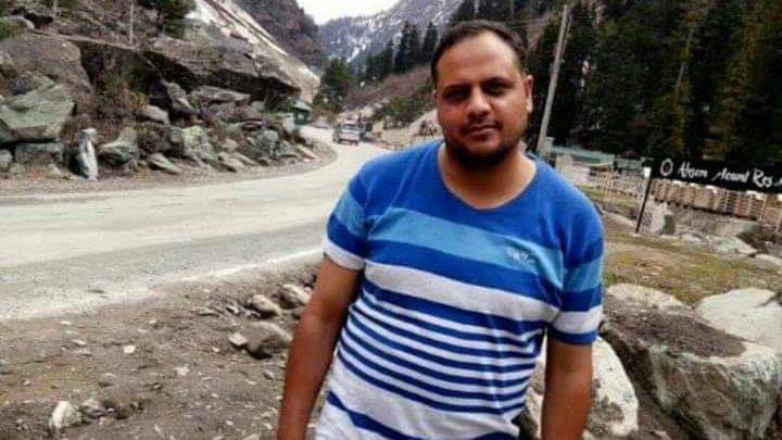 Anantnag Fidayeen Attack: Injured SHO Shifted To SKIMS, DGP, IGP Among Officers Visit Him