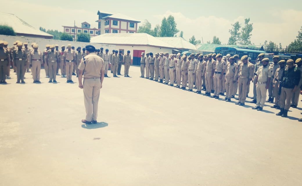 Two Minutes Silence Prayer Observed In District Police Lines Ganderbal In The Honour Of Martyr Insp Arshid Khan