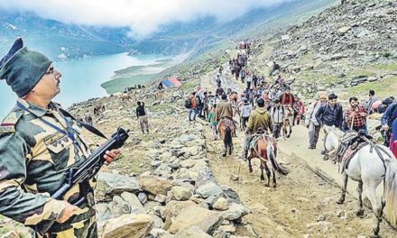 Northern army commander reviews Amarnath Yatra security