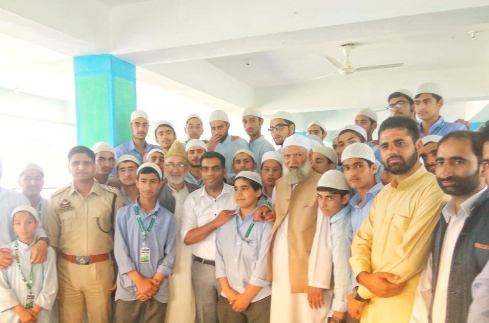 Jamia Sirajul Uloom organised annual day cum Dastarbandi function in Shopian