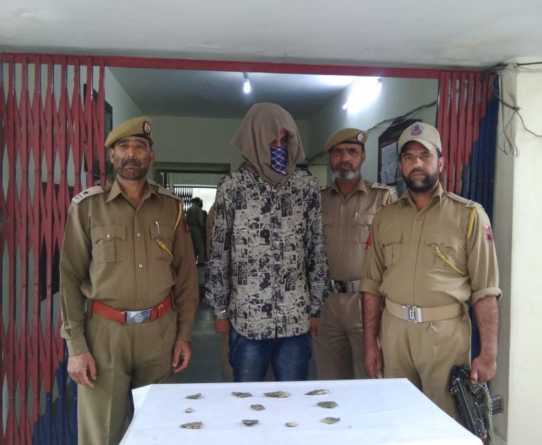 Srinagar police arrests 01 drug peddler, contraband substance recovered