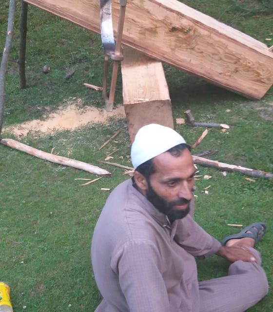 Sopore Police seizes illicit timber