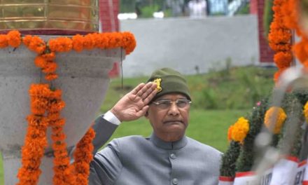 Kargil Vijay Diwas: Kovind pays tributes to soldiers in Srinagar
