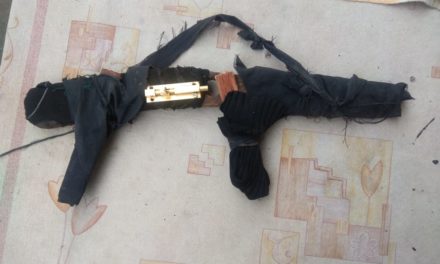 Robbers brandishing with toy guns loot Sopore family