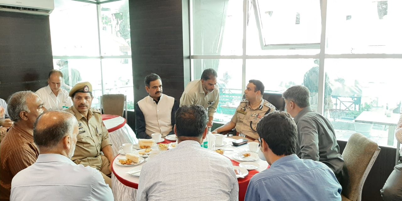 Zonal Police headquarter Kashmir hosts farewell function for superannuating officials