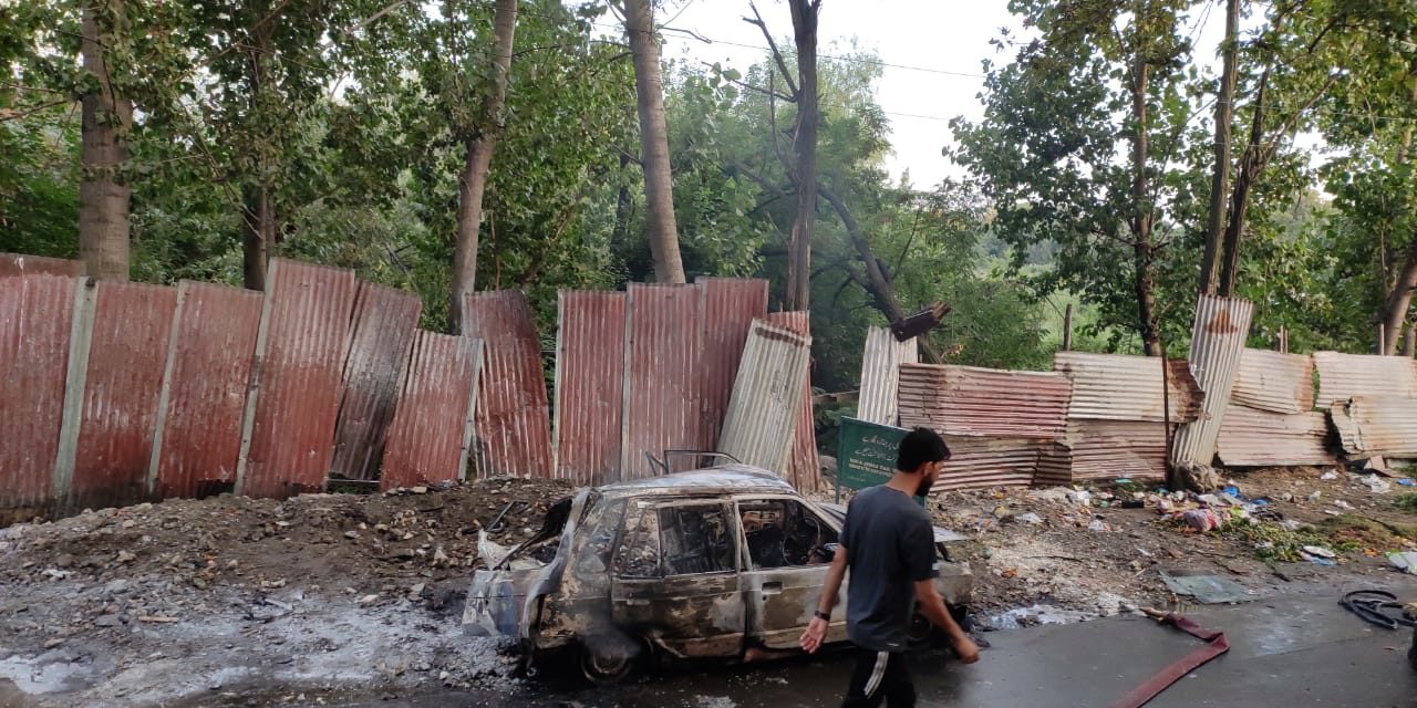 Maruti vehicle completely damaged in ‘cylinder blast’ at Lal Bazar