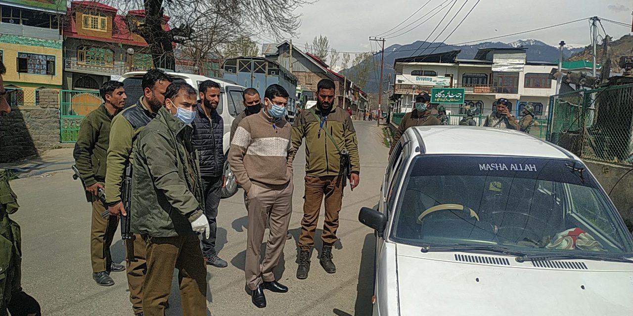 DC Bandipora calls for strict implementation of lockdown;Urges people to cooperate with admin to fight COVID-19