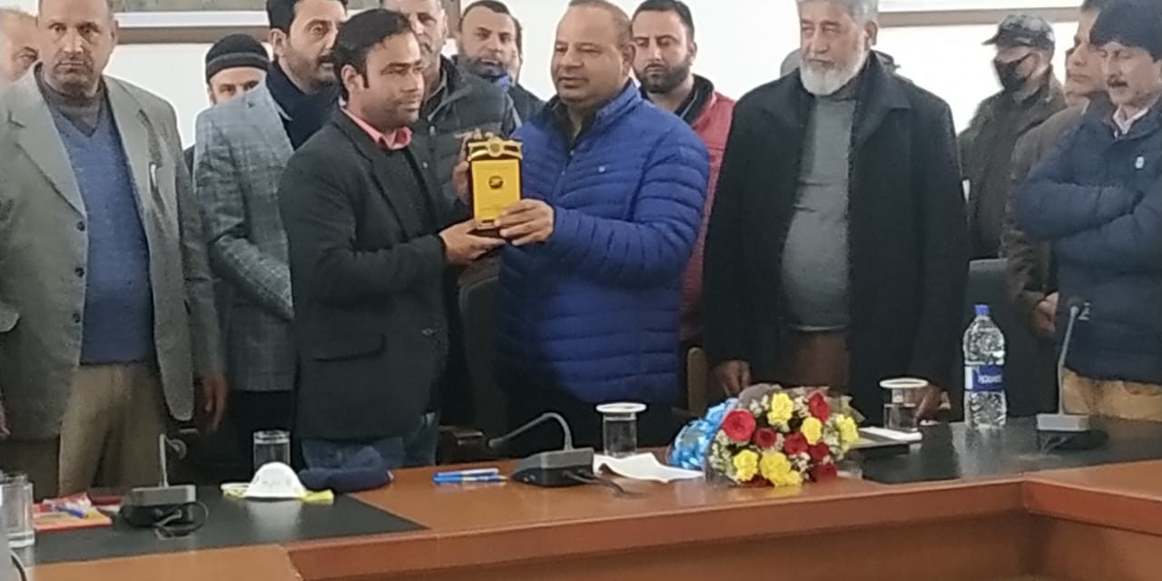 Directorate of Urban Local Bodies organises an award ceremony in Dak Banglow Anantnag,Feroz Ahmad awarded for the best performance