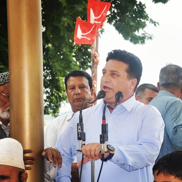 Ishfaq Jabbar greet people on Nowruz, Urges All To Be Extra Cautious For The Next Fifteen days.