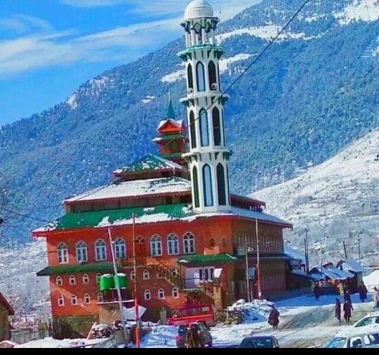 No Friday Prayers at Markazi Hanfia Jamia Masjid Shareef Gund Sonamarg.
