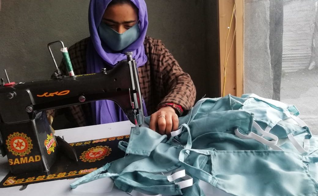 COVID-19:Salma making masks to lend her contribution in Ganderbal