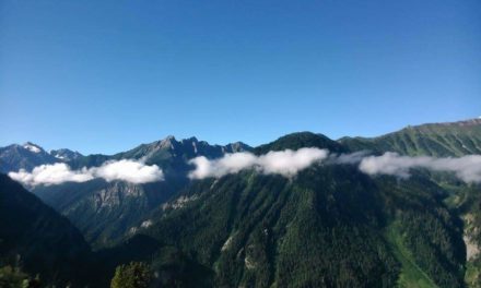 Bandipora admin airlifts 194 stranded passengers from Gurez, Bandipora