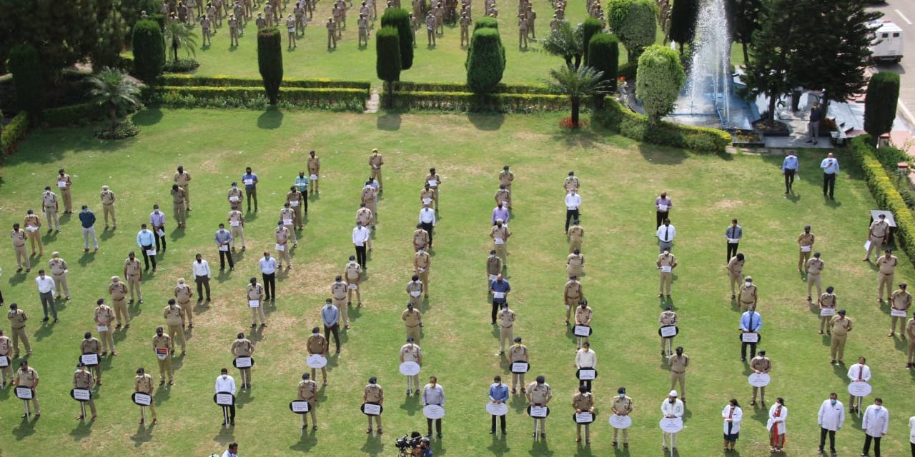 J&K Police shows solidarity to corona warriors;DGP thanks all corona warriors for their contribution in containing the Pandemic