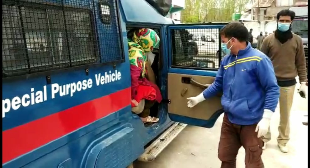 COVID 19: Amid Tight Restrictions,Hajin Police Rescues Female Patient