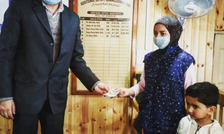 Siblings in Tral donate Rs 10,000 to ADC for COVID-19 fund