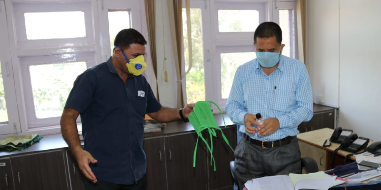 COVID-19:JK Police welfare centres,Units start making masks & protective gowns