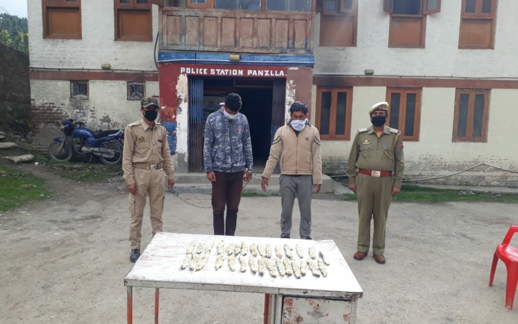 Sopore Police arrests two notorious drug peddlers, contraband substance recovered