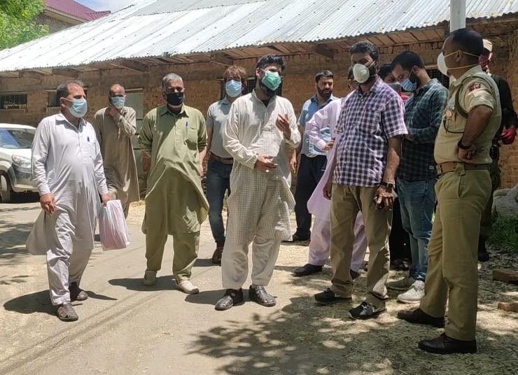 Ahead of Eid, Admin & police in Tral intensify market checking