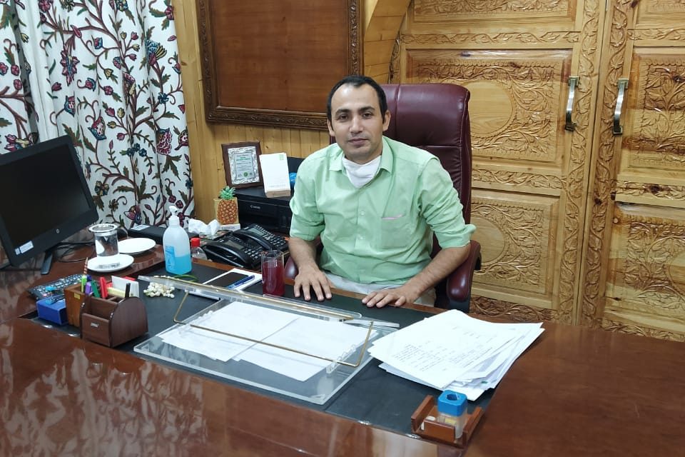 COVID19: DC Bandipora directs banks to frame roaster for catchment areas to avoid large crowds
