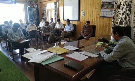 DDC Bandipora stresses on scientific, sustainable extraction of minerals from Water Bodies