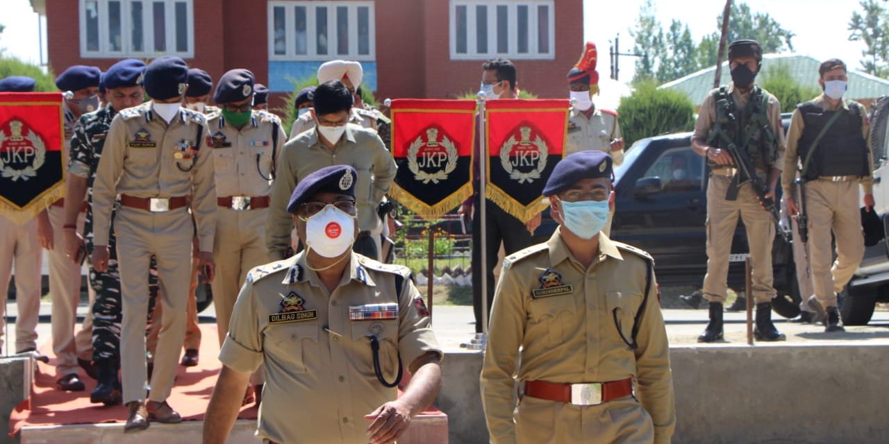 DGP Compliments officers and Jawans of SOG Cargo and CRPF QAT for clean and successful operation in Zadibal; Chairs officers meeting at Kulgam