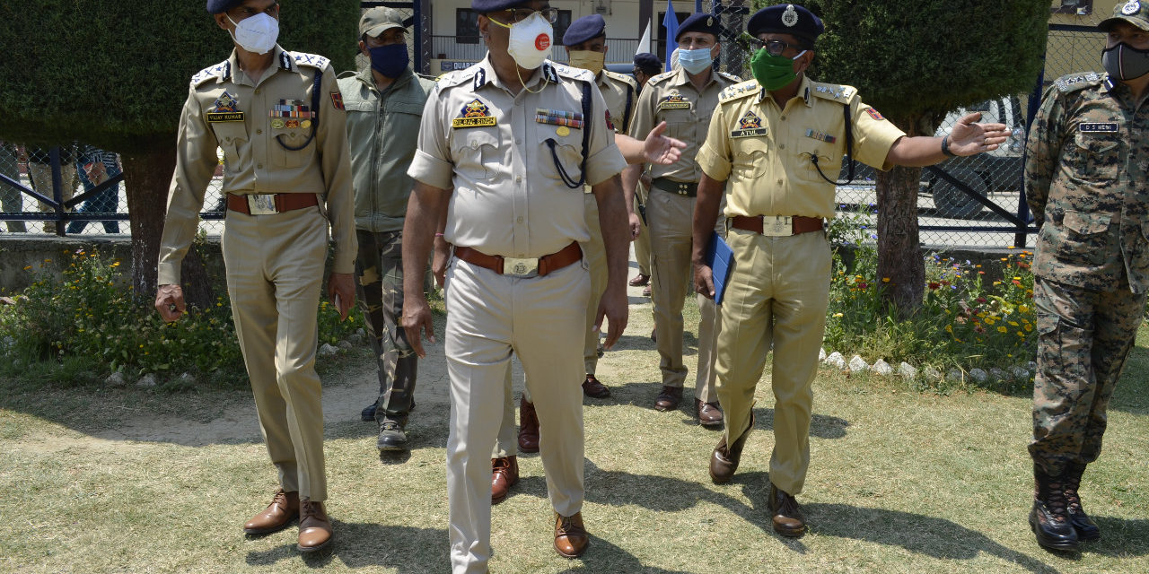 DGP J&K reviews Security in Pulwama and Shopian.