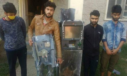 Kulgam police solves ATM loot case, retrieved stolen money and arrested four accused