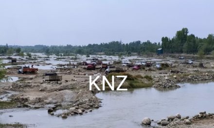 Geology mining conducts raids against illegal mining in Ganderbal