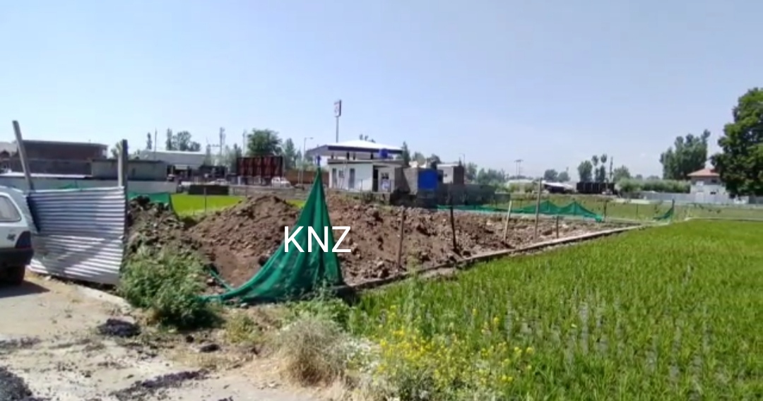 Illegal constructions galore from Sumbal bridge to Manigam along Srinagar- leh highway