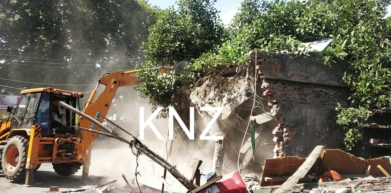 Municipal Council Ganderbal, Demolished 5 Shops In Ganderbal