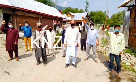 People protest in Hayan Kangan, demand macadamisation and widening of link road;Appealed LG to Intervene in the matter